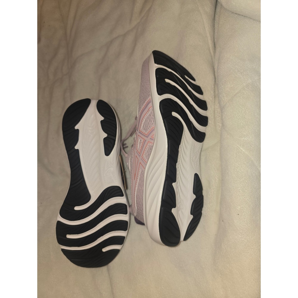 Women's Gel Contend 9 Running Shoe size New with box - Picture 10 of 11